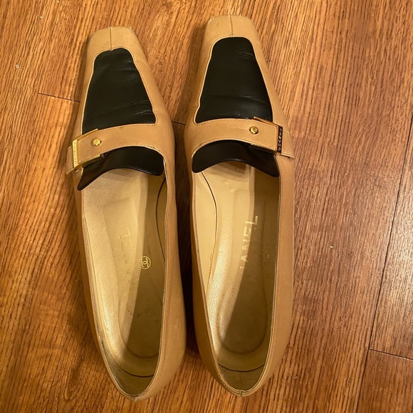 CHANEL FLATS - Picture 1 of 4